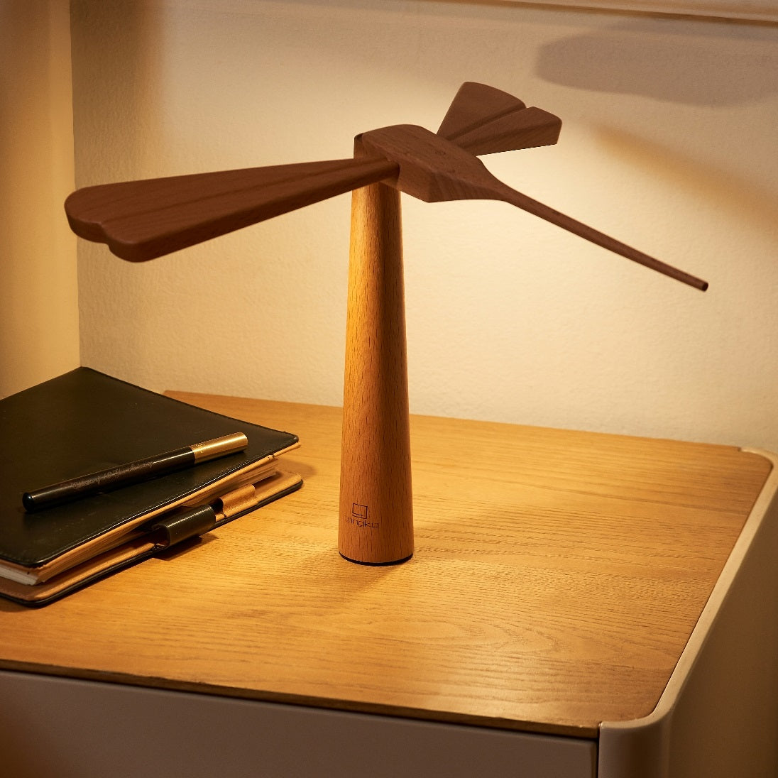 Dragonflight Balance Desk Light