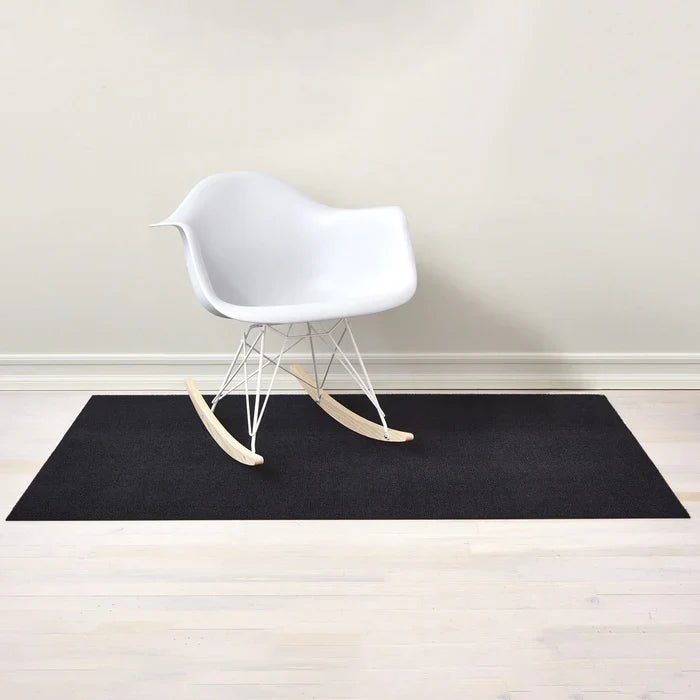 Chilewich Shag Solid Color Floormat Black
