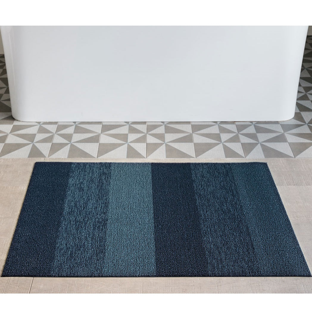 Chilewich Indoor/Outdoor Shag Marbled Stripe Bay Blue